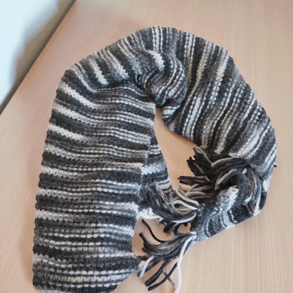 Eileen Fisher (The Fisher Project) Peruvian Baby Alpaca Scarf/Wrap w/Fringe, EUC - Picture 4 of 9